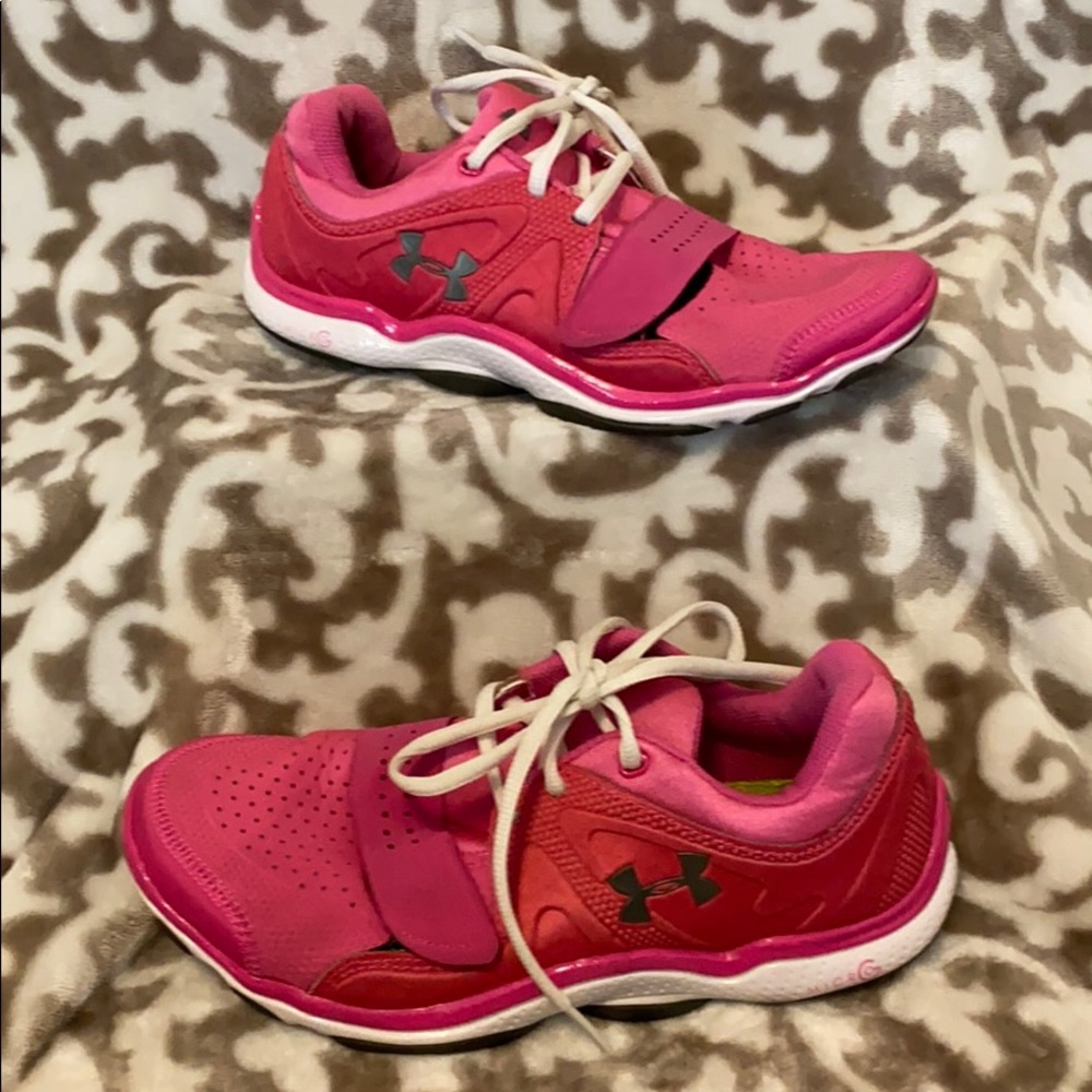 Pink Under Armour microG running shoes with Velcro - Picture 2 of 5